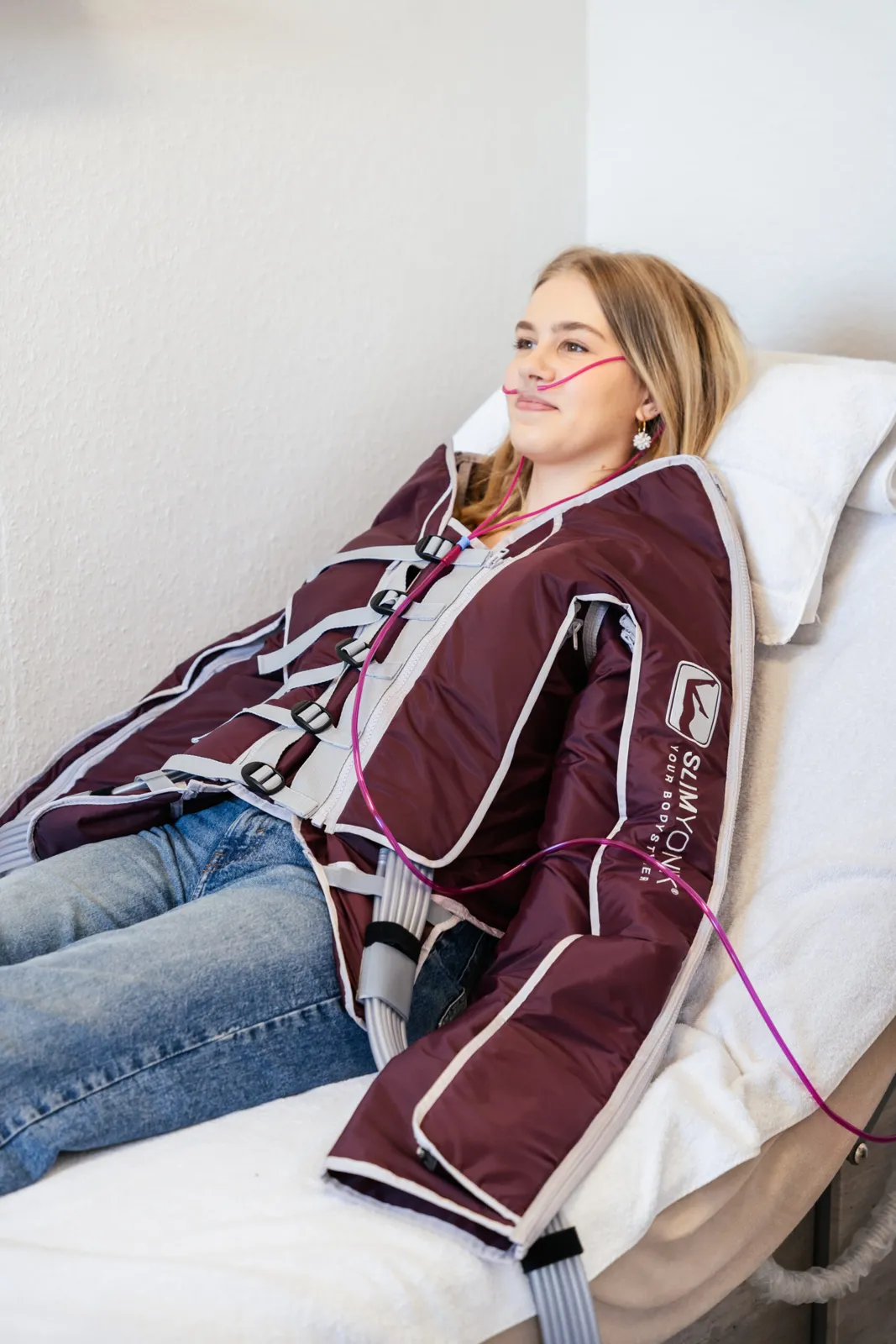 Kundin entspannt in der Slimyonik Air Bodystyler Jacke