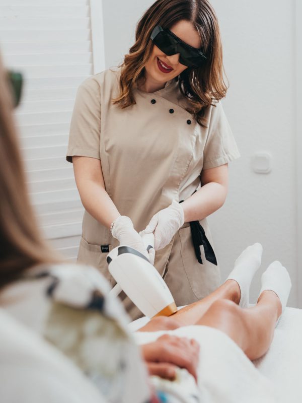 Diodenlaser Behandlung zur Laserhaarentfernung